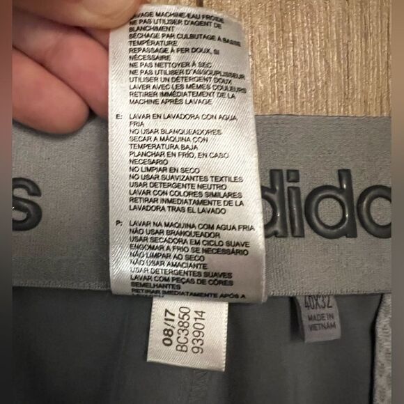 Adidas Men's Gray Flat Front Stretch Performance Golf Pants, Size 40 x 32 - Picture 6 of 7